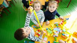 Produse calitative, salarii mai mari pentru bucătari, înăsprirea amenzilor. Măsurile Guvernului pentru alimentația copiilor în școli și grădinițe
