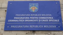 Mai mulți foști angajați ai fostei Direcții nr. 5, învinuiți într-un episod de înscenare a transportării ilegale a munițiilor