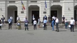 PAS a ieșit cu sacoșe „calendar” la PG. Membrii partidului protestează contra deciziei Procuraturii de neîncepere a urmăririi penale în cazul „kuliok”