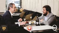 VIDEO. „Wine Friendly”. Combinația dintre Chi Vintage spumant clasic brut și buletele de cașcaval de la Q Bar
